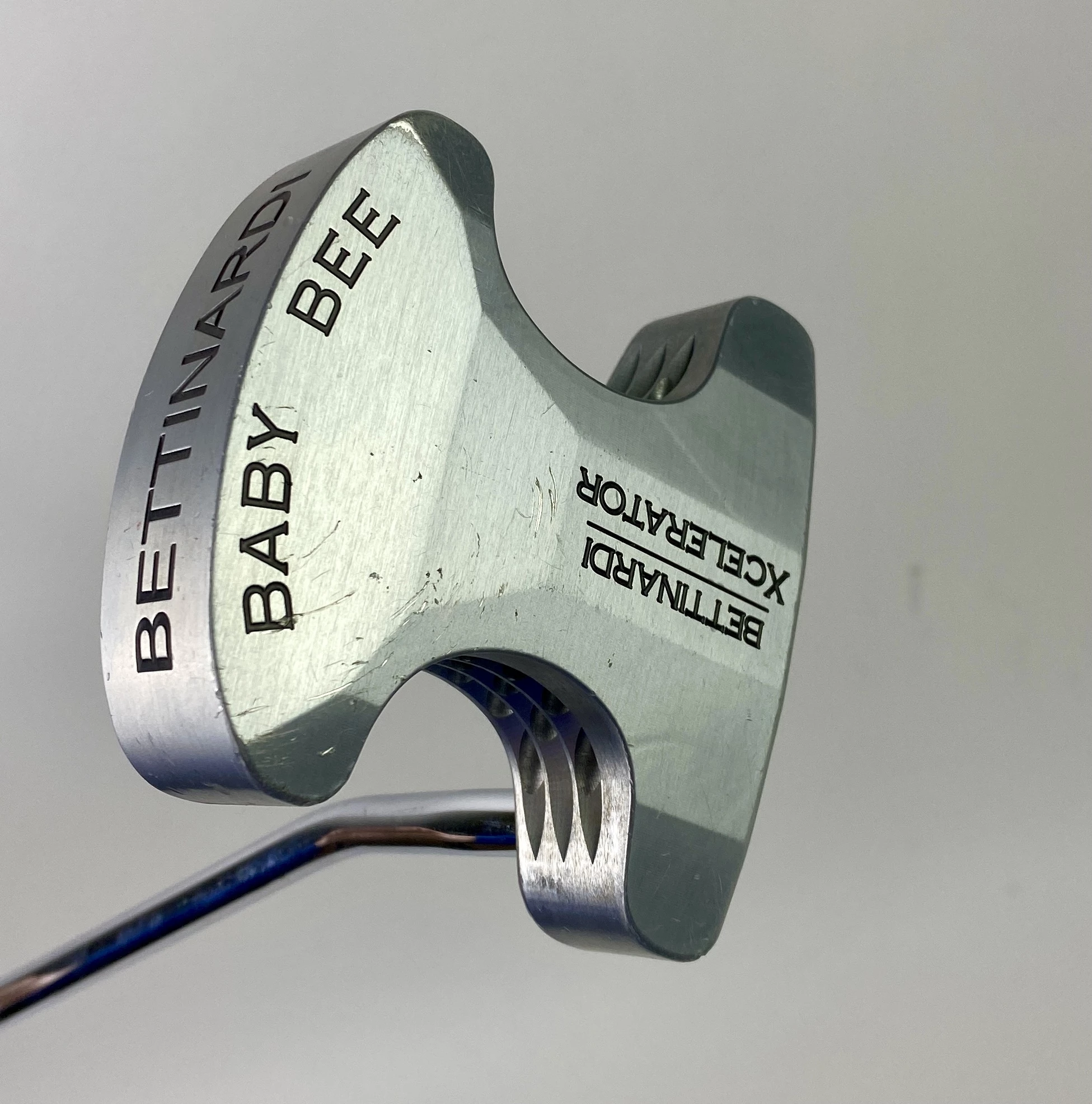 Bettinardi Xcelerator Baby Bee 34″ Milled Honey Comb Face Putter Steel Golf 3 Bettinardi Xcelerator Baby Bee 34″ Milled Honey Comb Face Putter Steel Golf - Image 3