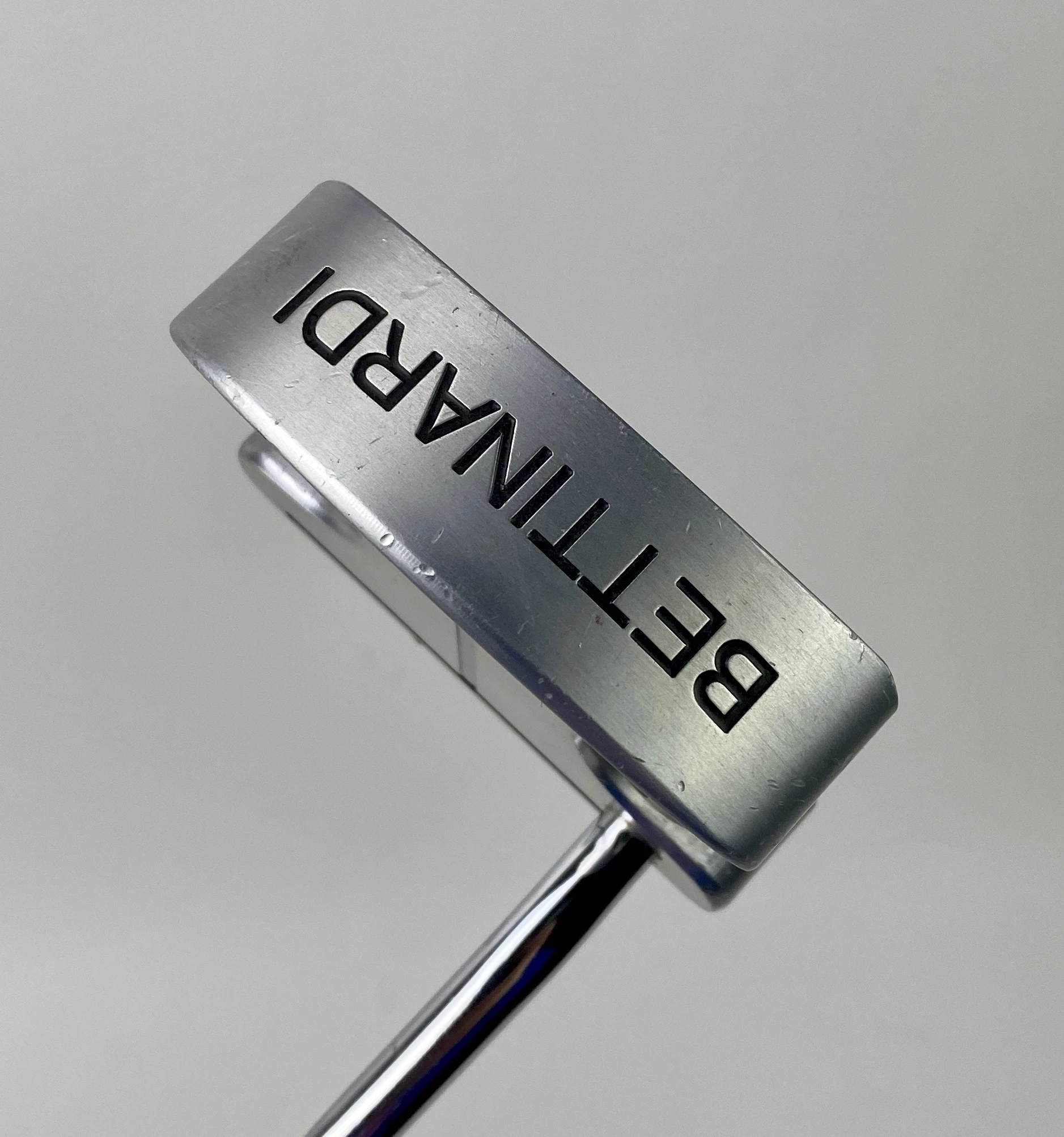 Bettinardi Xcelerator Baby Bee 34″ Milled Honey Comb Face Putter Steel Golf 8 Bettinardi Xcelerator Baby Bee 34″ Milled Honey Comb Face Putter Steel Golf - Image 8